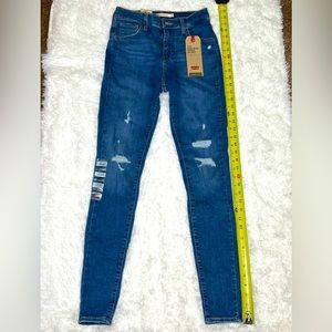 NWT Levi’s jeans size 0